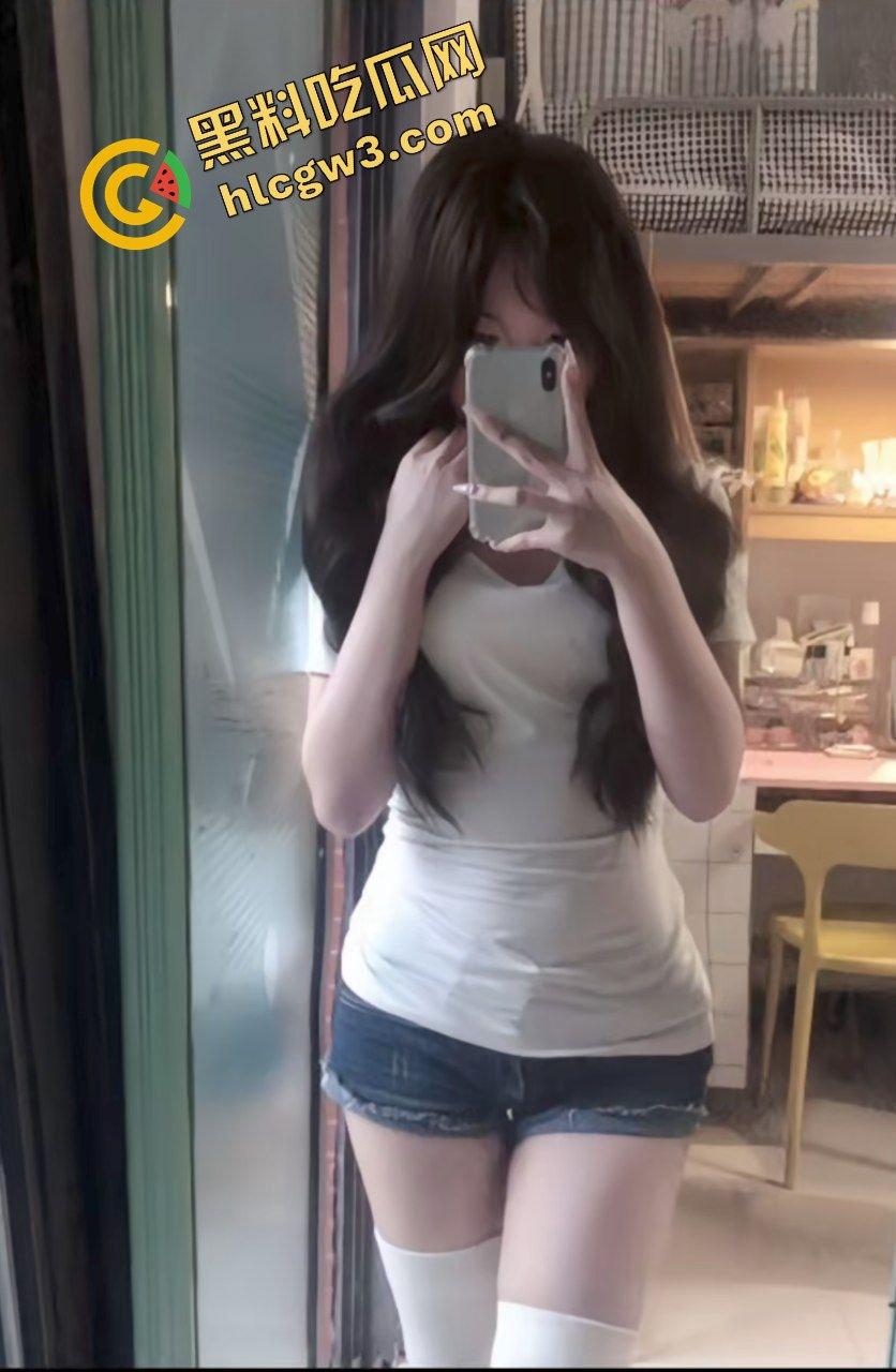 湖南化工职业学院细腰蜜臀肉便器『周铃瑜』多金男友JK制服爆插粉逼 激情四射!独家曝光流出! 第1张 湖南化工职业学院细腰蜜臀肉便器『周铃瑜』多金男友JK制服爆插粉逼 激情四射!独家曝光流出! 第1张