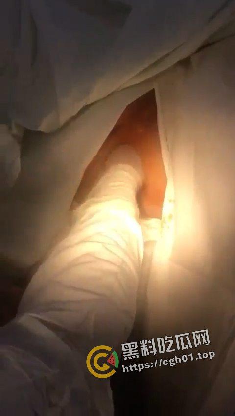 逆天!肛门掏出遥控器 这一定是不小心进去的吧 现场视频流出 第2张 逆天!肛门掏出遥控器 这一定是不小心进去的吧 现场视频流出 第2张