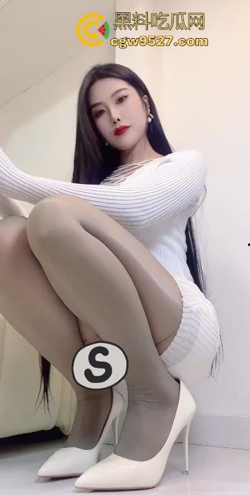 抖音性感网红【柠檬不酸】付费福利视频合集泄露,高挑御姐黑丝高跟。大秀自慰巨乳,这身材爱了! 第2张 抖音性感网红【柠檬不酸】付费福利视频合集泄露,高挑御姐黑丝高跟。大秀自慰巨乳,这身材爱了! 第2张