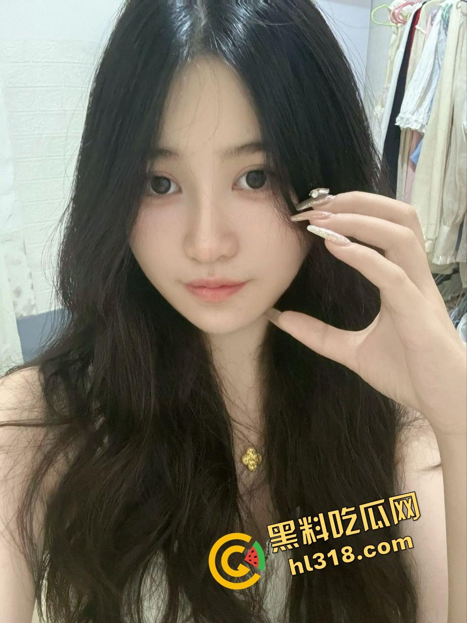 推特『LuckyDog7』巨乳蜂腰肥臀白虎妹，亲手调教成专属炮架，骚逼只为迎接主人的精液！  第3张