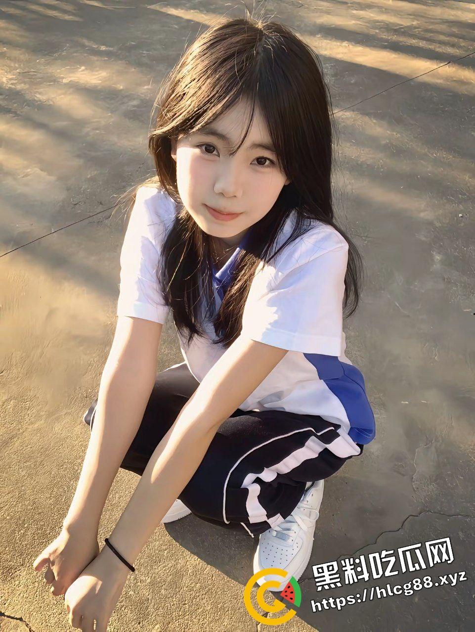 深圳高中清纯嫩妹反差婊【徐艺菲】放学后穿深圳校服开房操逼，捆绑束缚各种暴插嫩穴娇喘！  第2张