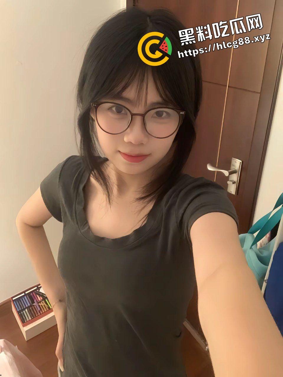 深圳高中清纯嫩妹反差婊【徐艺菲】放学后穿深圳校服开房操逼，捆绑束缚各种暴插嫩穴娇喘！  第4张