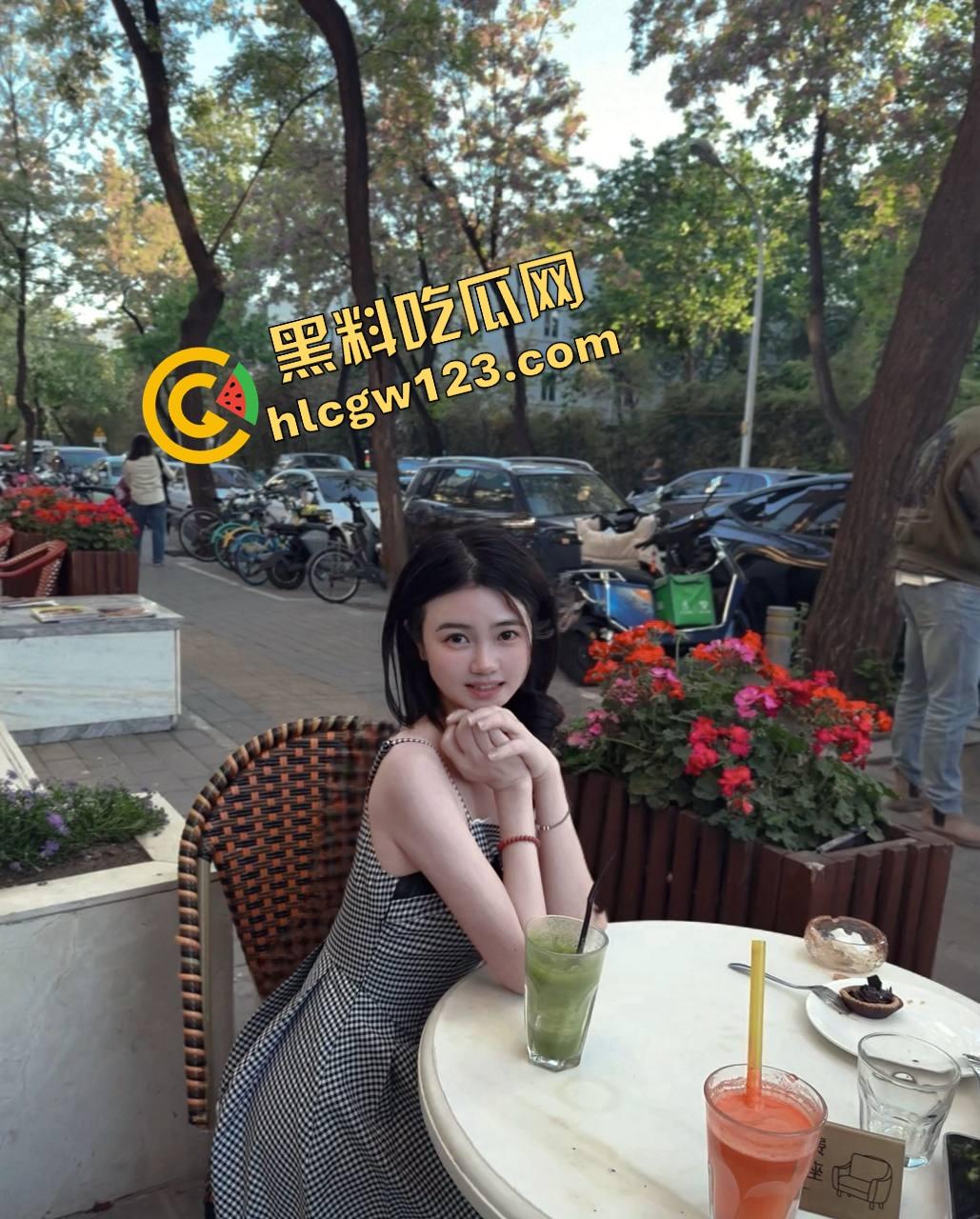 酒桌没吃饱,厕所把心心念念的同事吃了,聚餐喝高趁她上厕所,直接锁门顶在洗手池上狠操! 第1张 酒桌没吃饱,厕所把心心念念的同事吃了,聚餐喝高趁她上厕所,直接锁门顶在洗手池上狠操! 第1张