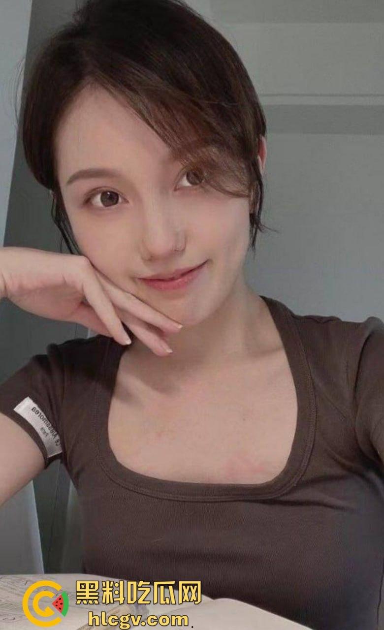 南充美女【李婉钰】被前男友曝光私密视频!黑丝长腿玩兴跳,长棍插穴骚气爆棚! 第1张 南充美女【李婉钰】被前男友曝光私密视频!黑丝长腿玩兴跳,长棍插穴骚气爆棚! 第1张