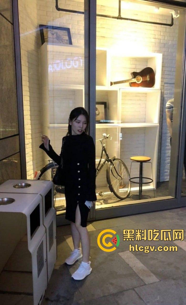 南充美女【李婉钰】被前男友曝光私密视频!黑丝长腿玩兴跳,长棍插穴骚气爆棚! 第3张 南充美女【李婉钰】被前男友曝光私密视频!黑丝长腿玩兴跳,长棍插穴骚气爆棚! 第3张