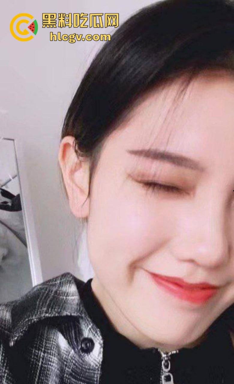 南充美女【李婉钰】被前男友曝光私密视频!黑丝长腿玩兴跳,长棍插穴骚气爆棚! 第4张 南充美女【李婉钰】被前男友曝光私密视频!黑丝长腿玩兴跳,长棍插穴骚气爆棚! 第4张