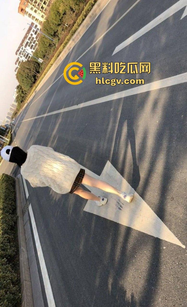 南充美女【李婉钰】被前男友曝光私密视频!黑丝长腿玩兴跳,长棍插穴骚气爆棚! 第6张 南充美女【李婉钰】被前男友曝光私密视频!黑丝长腿玩兴跳,长棍插穴骚气爆棚! 第6张