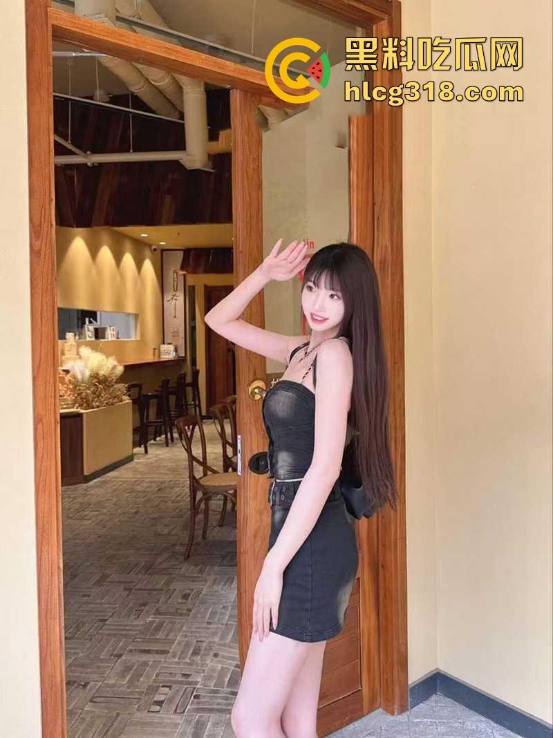 西安美术学院极品反差婊【李慧慧】不雅视频流出，不光擅长绘画勃起生殖器 ，舔舐鸡巴也是一名好手  第1张