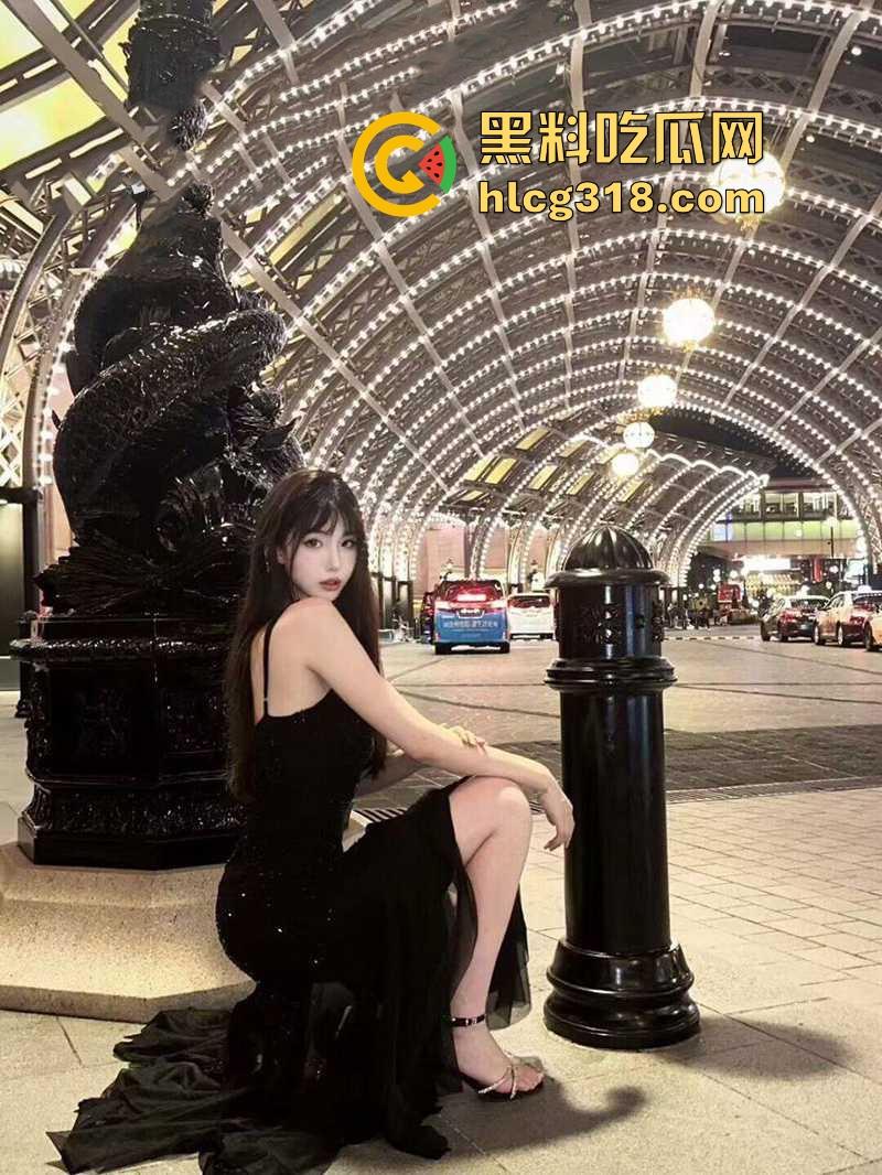 西安美术学院极品反差婊【李慧慧】不雅视频流出，不光擅长绘画勃起生殖器 ，舔舐鸡巴也是一名好手  第3张