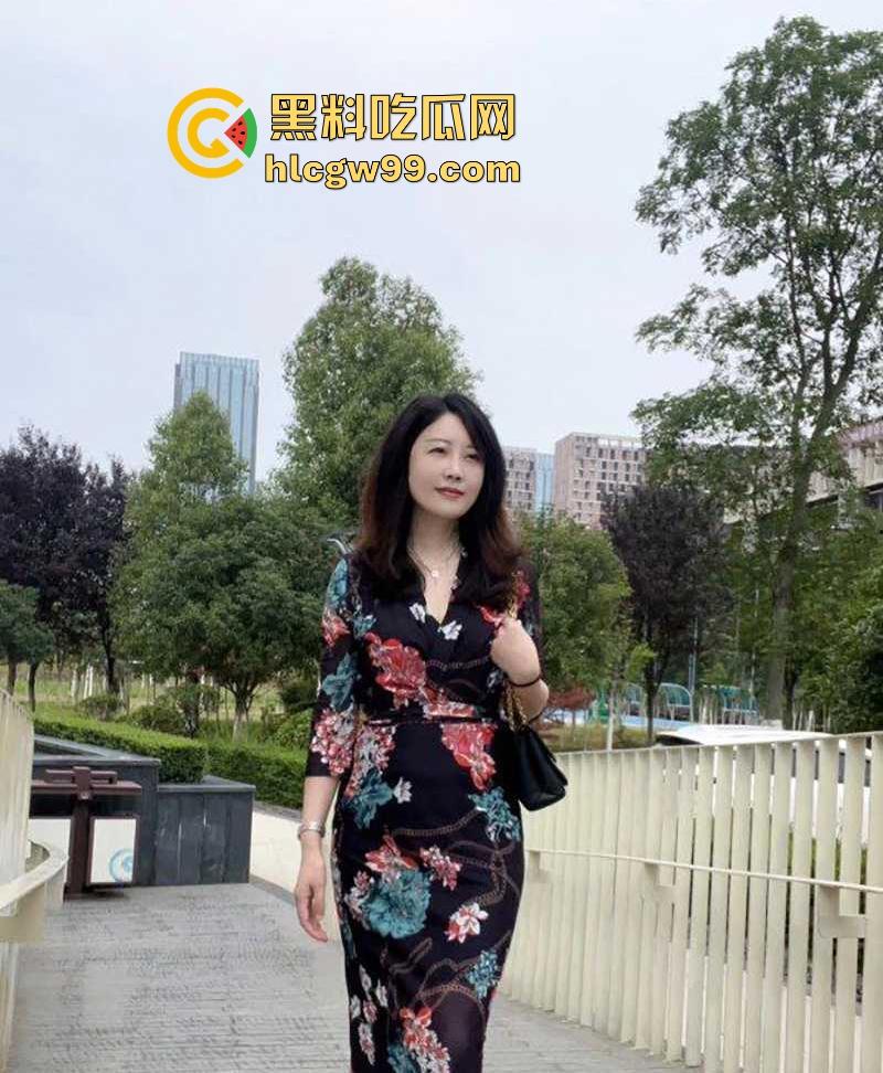 社交软件约啪气质少妇【泰亦怡】口交吃鸡后入骑乘样样精通，各种姿势来回变换，很有撸点！  第5张