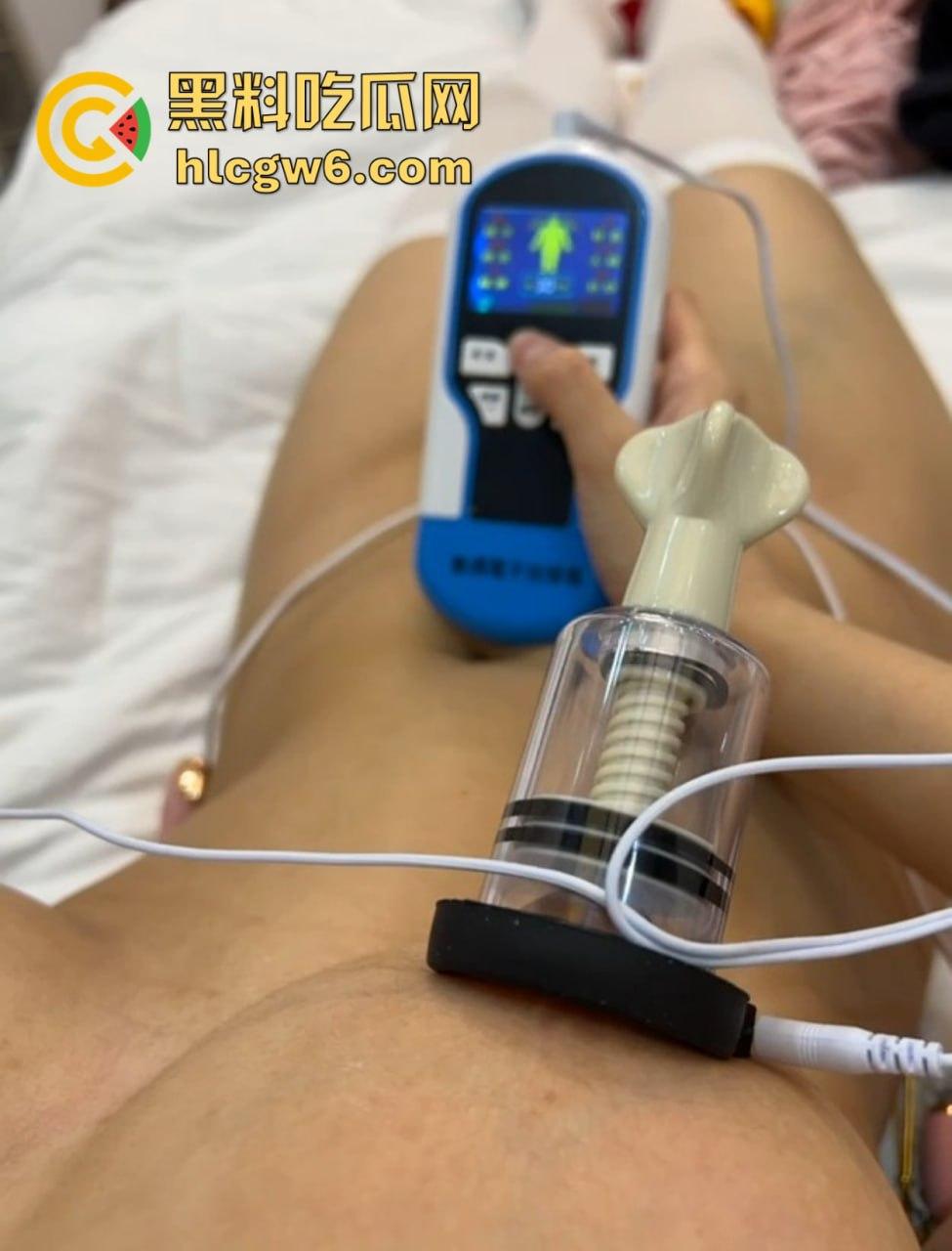 骚逼的奶子湿气太重 电子拔罐器全力以赴吸出新花样 这奶子湿气重得要通上电疗?乳腺湿气太重还是太骚? 第5张 骚逼的奶子湿气太重 电子拔罐器全力以赴吸出新花样 这奶子湿气重得要通上电疗?乳腺湿气太重还是太骚? 第5张