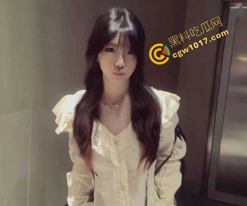 承德医学院高颜值【李静】不雅视频曝光!清纯女神私下淫骚扣穴,白袜足交撩人,后入猛操精液射满臀! 第4张 承德医学院高颜值【李静】不雅视频曝光!清纯女神私下淫骚扣穴,白袜足交撩人,后入猛操精液射满臀! 第4张