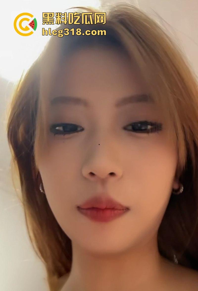 快手清纯网红【D】裸聊视频流出，可爱萝莉八字巨乳，露脸揉穴自慰，完美身躯上演极致诱惑！  第4张