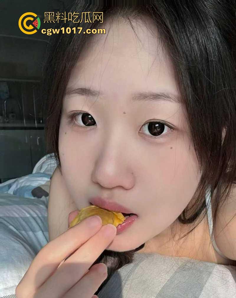湖南大奶甜妹【马慧】清纯大奶少女初尝禁果，露脸撩拨求操，玩骑乘后入挨操还会吸吮手指，这种骚母狗咋培养的呢！  第2张