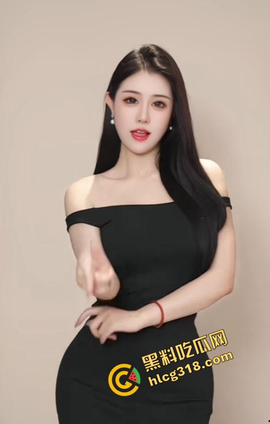 抖音大奶女主播PK秀绝活,一套骚操作连招收割大哥，姿势全会身材又骚，哪个大哥能挺住不缴械？  第3张