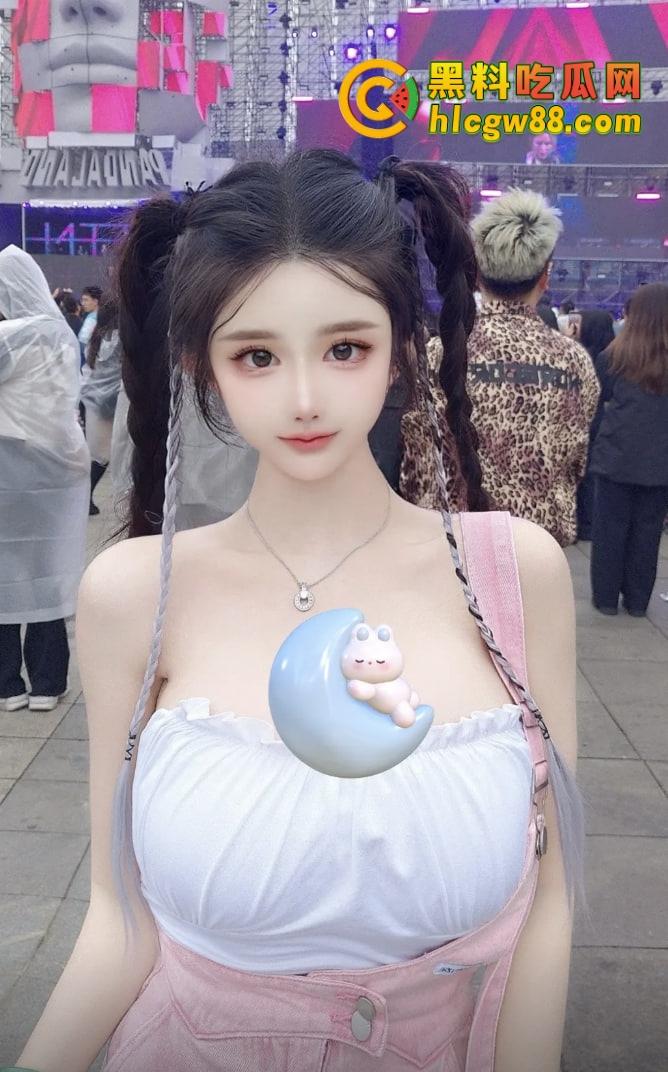 抖音大胸妹活菩萨『一抹金』被大哥重金包养 白天重庆火锅音乐节 晚上换战服骑身上狂摇奶子！  第2张