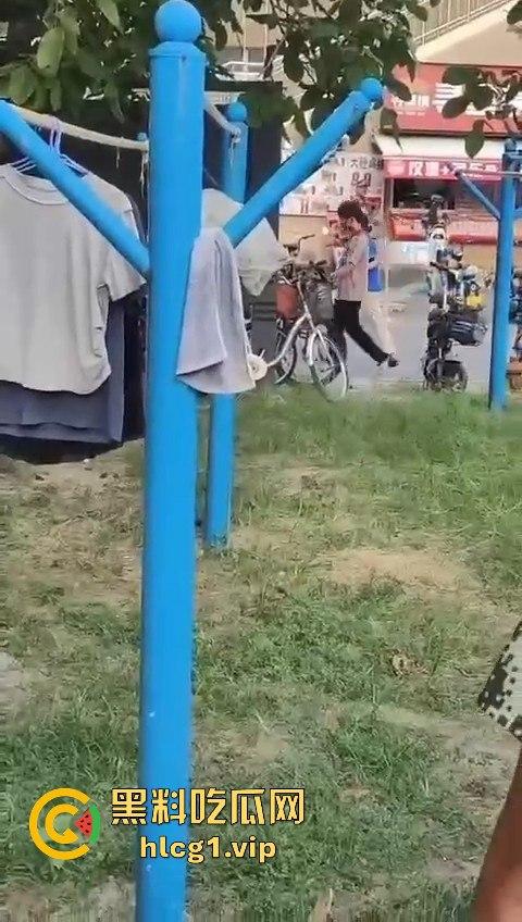 军训压力大？河南大学软件学院大三生宿舍爆发持刀大战,宿舍变修罗场！  第1张