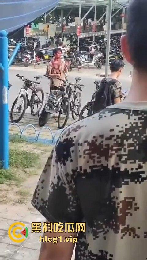 军训压力大？河南大学软件学院大三生宿舍爆发持刀大战,宿舍变修罗场！  第3张