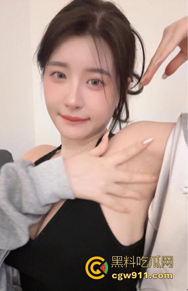 小编精选！台湾巨乳女神【Cocopie0218】极品颜值逆天豪乳，狂捏大奶模拟口交乳交，每一帧都是精品！  第3张