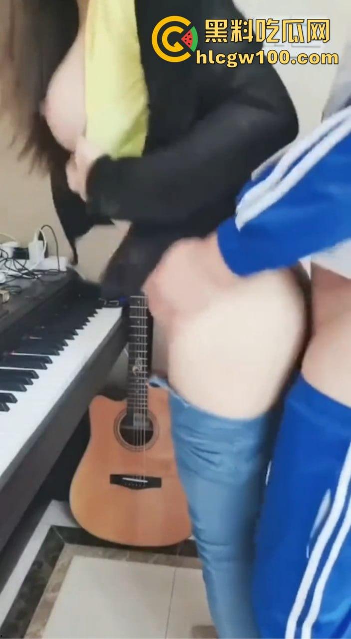 杭州外围『宋佳怡』太拼了 没单子就自导自演拍黄播 化身钢琴老师华伦天奴色诱学生，朋友圈广告直接骚到飞起！  第12张