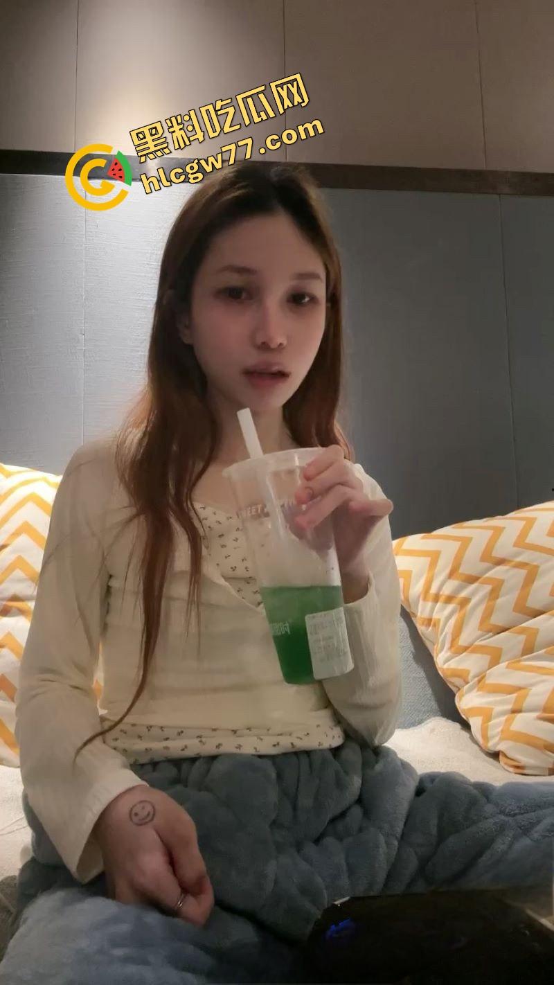 清纯白虎美女 酒店寂寞难耐直播自慰 张开修长黑丝美腿 双指熟练的猛扣骚穴 表情十分淫骚! 第4张 清纯白虎美女 酒店寂寞难耐直播自慰 张开修长黑丝美腿 双指熟练的猛扣骚穴 表情十分淫骚! 第4张