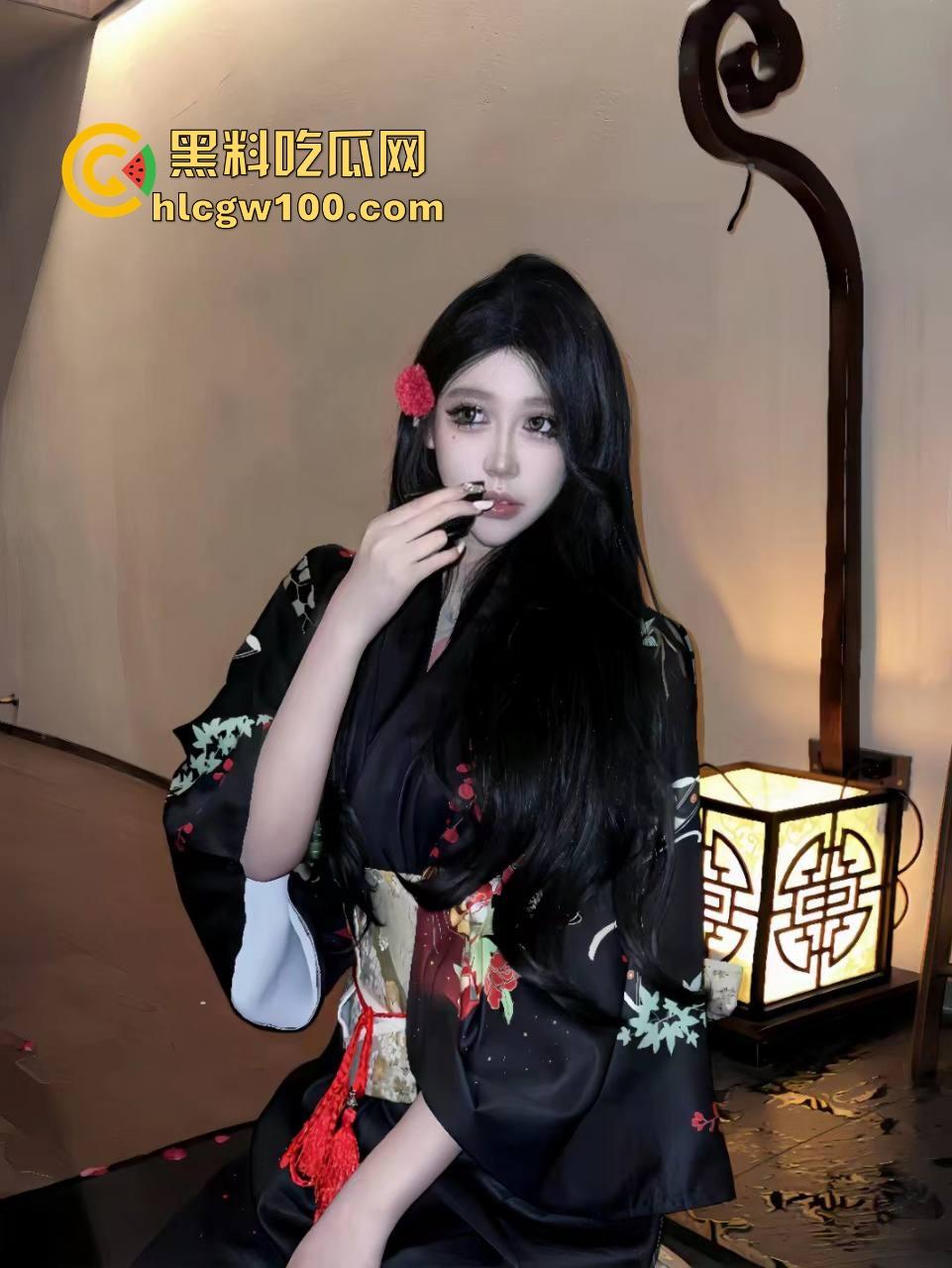 河北精神小伙KTV玩疯，陪酒妹被当狗地下爬跪舔，嘴当B抽插全程卖力口活卖力吸到腿软，洗手间乱交结尾！  第2张