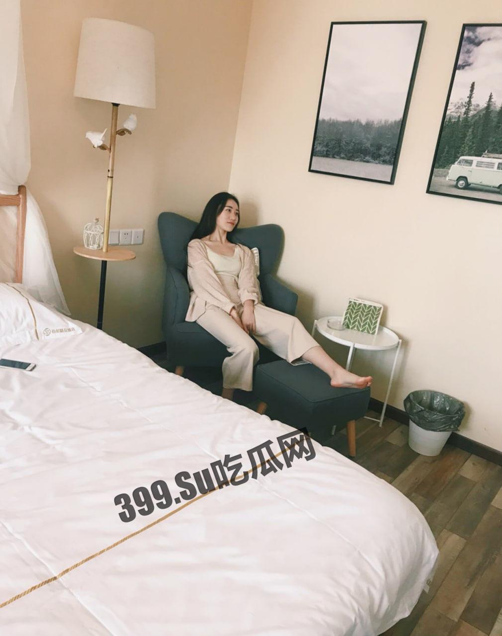 推特 高颜长腿网红 女友潇 啪啪福利甄选 边旅游边爱爱 火车户外浴缸酒店都是战场  第5张