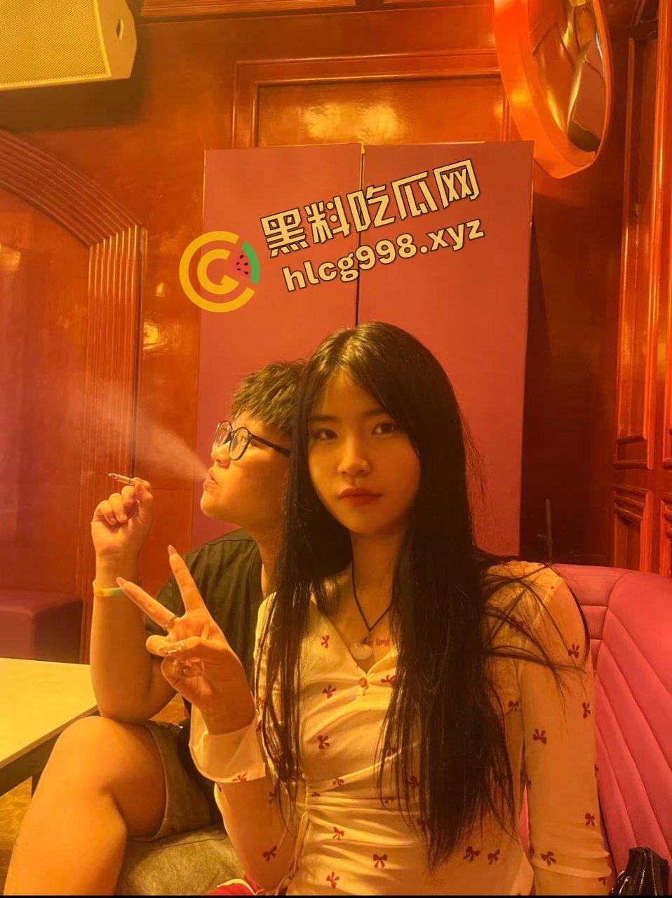 快手小情侣骚货『王雅悦』与男友出没各种酒店 毛笔插逼 激情四射!喜欢记录美好性爱 独家曝光! 第4张 快手小情侣骚货『王雅悦』与男友出没各种酒店 毛笔插逼 激情四射!喜欢记录美好性爱 独家曝光! 第4张