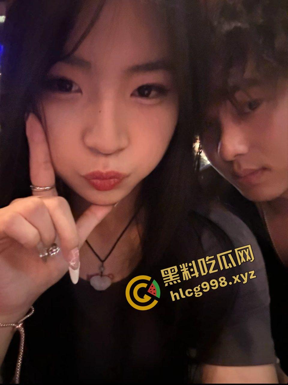 快手小情侣骚货『王雅悦』与男友出没各种酒店 毛笔插逼 激情四射!喜欢记录美好性爱 独家曝光! 第6张 快手小情侣骚货『王雅悦』与男友出没各种酒店 毛笔插逼 激情四射!喜欢记录美好性爱 独家曝光! 第6张