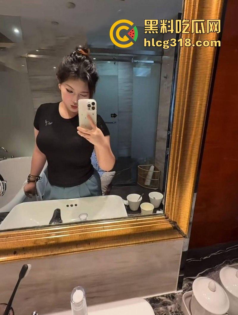 抖音极品网红【小玥少】微胖身材大秀豪乳 性感反差撩人不断,线下面基遭金主曝光泄露! 第4张 抖音极品网红【小玥少】微胖身材大秀豪乳 性感反差撩人不断,线下面基遭金主曝光泄露! 第4张