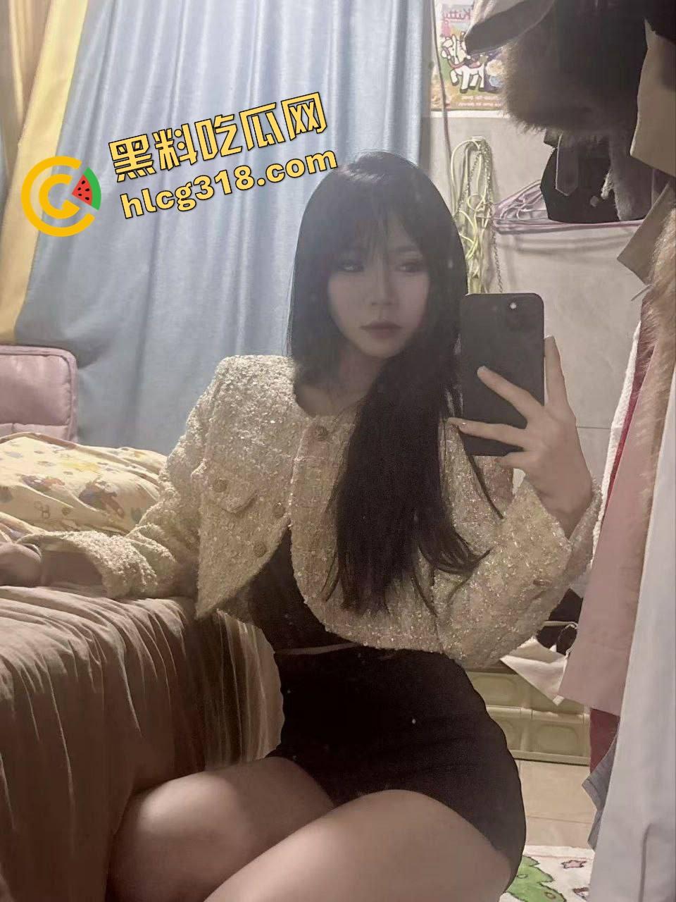 炮架上肛口鲍眼齐开花，涂满油的骚狗被连续打桩，100分钟，小母狗高潮喷到电路短路都没停机！  第1张