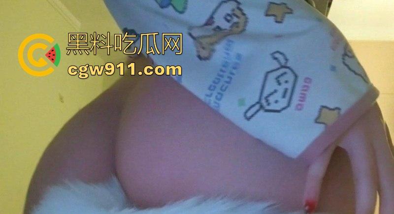 重庆清纯【刘柳婉】裸聊自慰视频曝光，白嫩巨乳夹铃铛诱惑，男厕所开档黑丝扣穴，撸点爆棚让人上瘾！  第8张