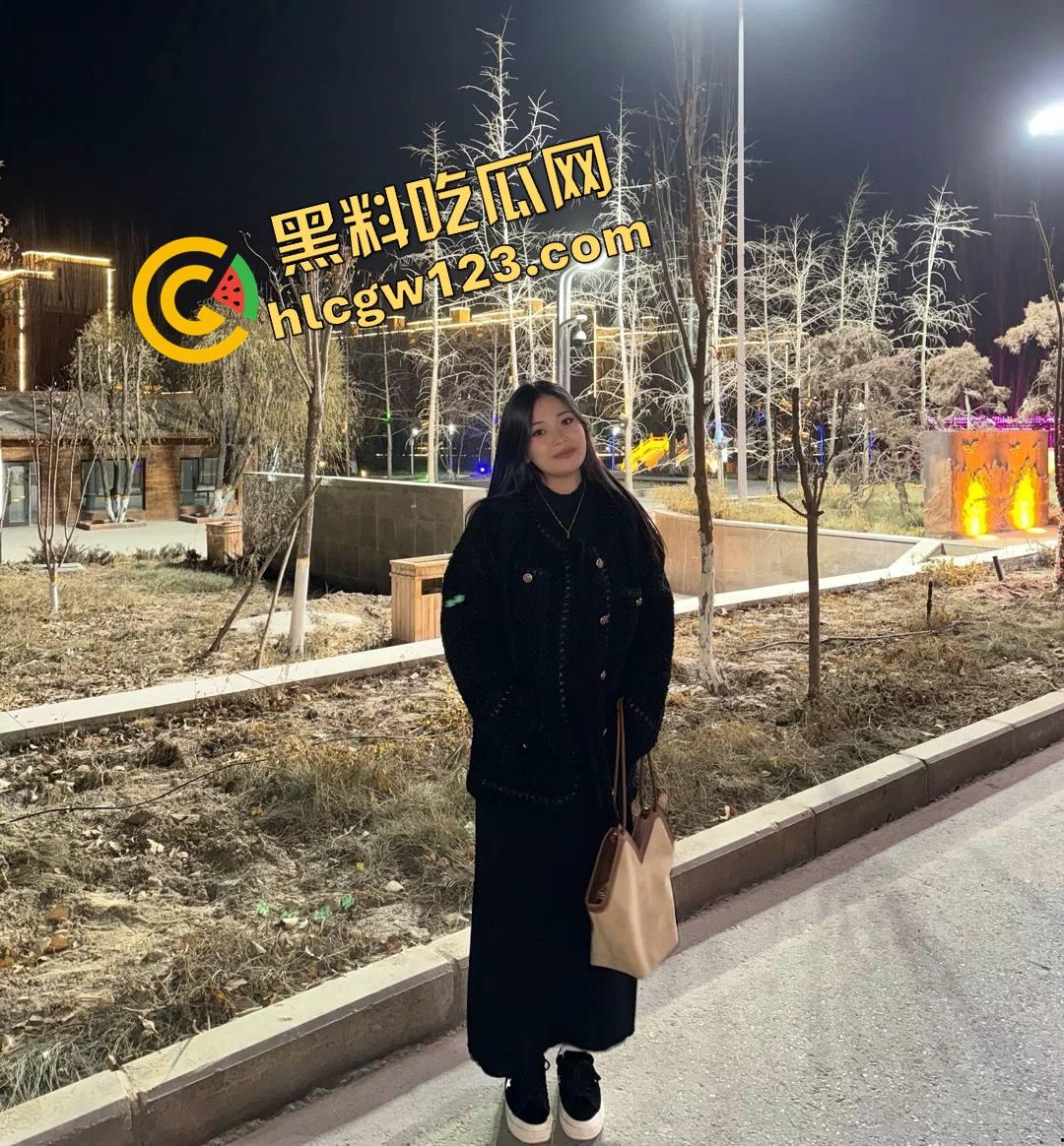 北京绿帽夫妻人妻全程被猛操还狂喊老公对不起我被人干了，浪到跪着夹屌求中出，逼根本停不下来！  第1张