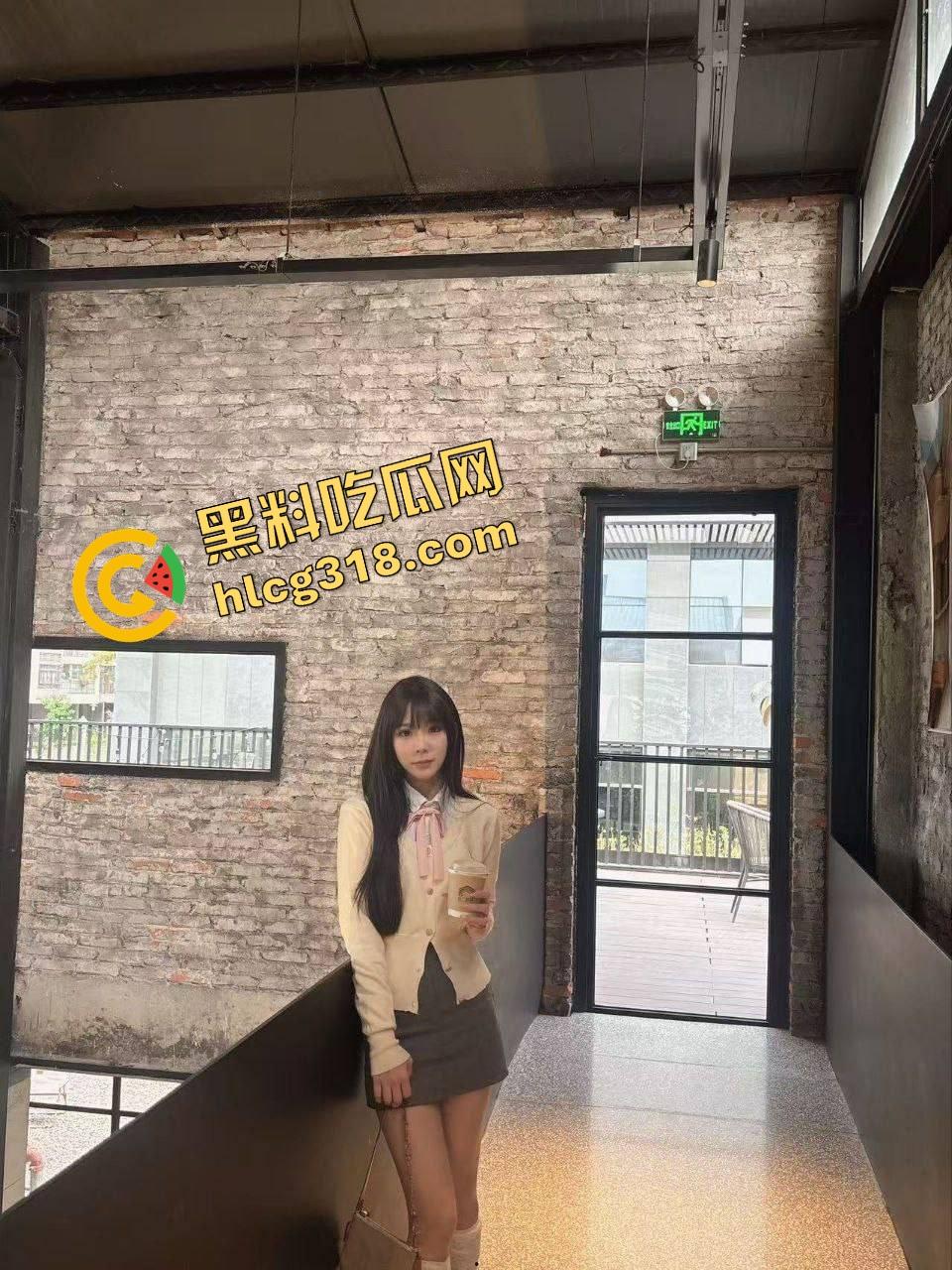 炮架上肛口鲍眼齐开花，涂满油的骚狗被连续打桩，100分钟，小母狗高潮喷到电路短路都没停机！  第5张