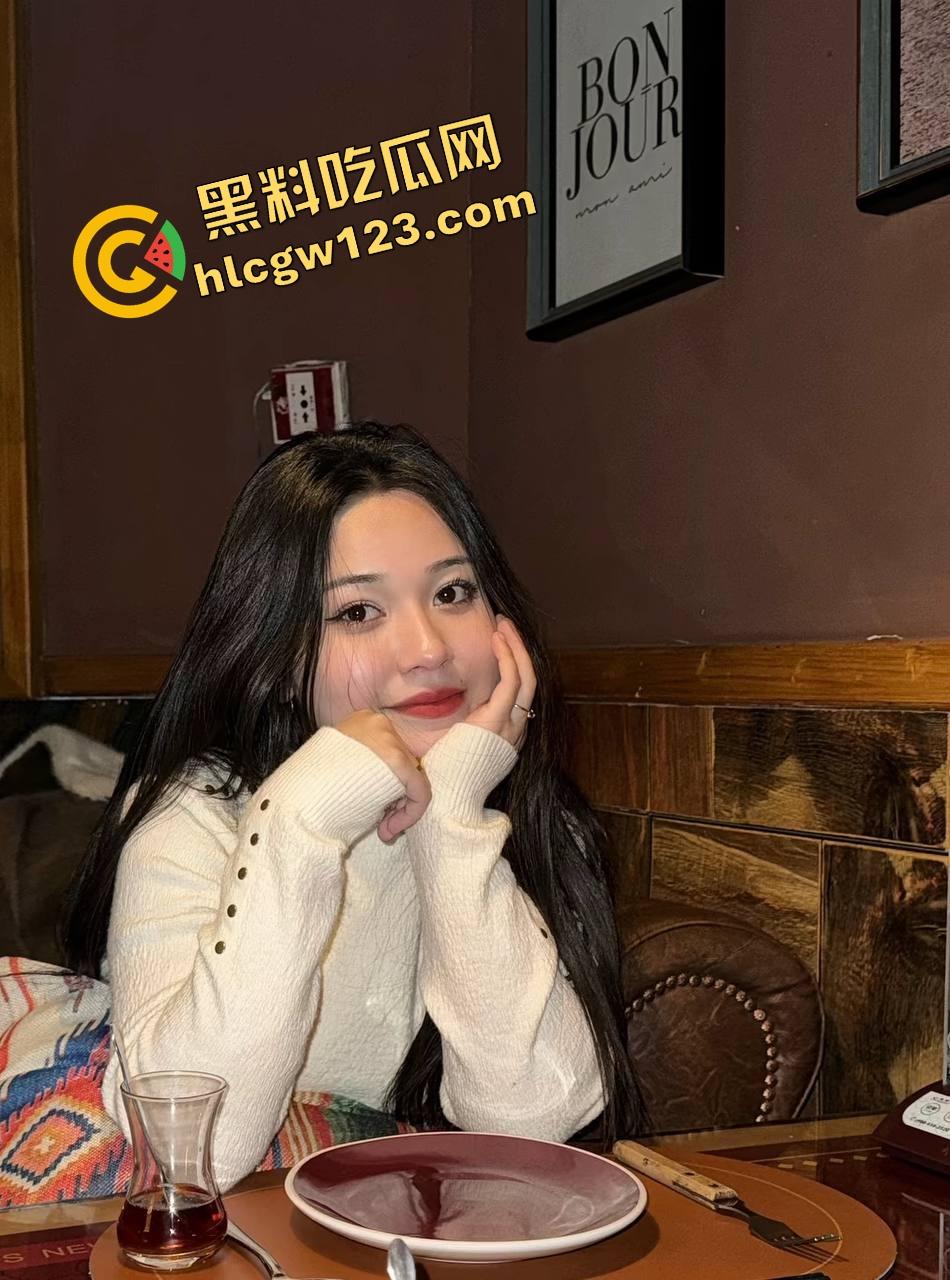 北京绿帽夫妻人妻全程被猛操还狂喊老公对不起我被人干了，浪到跪着夹屌求中出，逼根本停不下来！  第4张