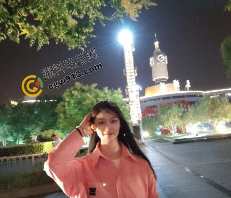 郑州大四校花【周晓晓】的肉欲沉沦：实习期间沦为领导的玩物，身穿情趣装，骚穴被爆操，沦为肉便器  第3张