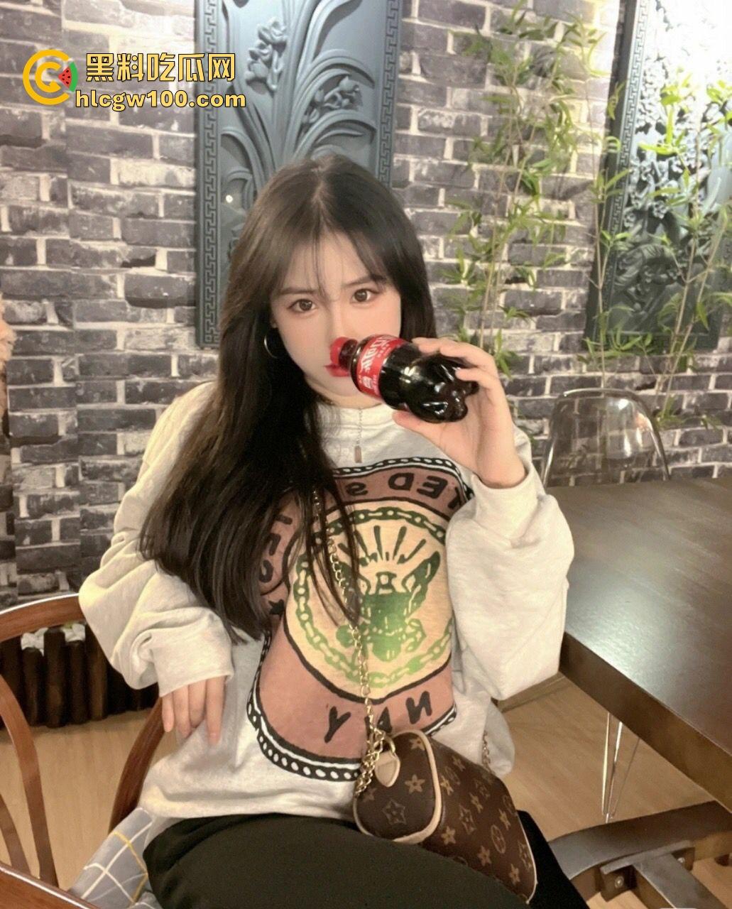 广州极品美女车震口爆实录,醇熟口技一流,吸裹舔吞一气呵成,肉棒爆浆全吞,画面爽到无法形容! 第4张 广州极品美女车震口爆实录,醇熟口技一流,吸裹舔吞一气呵成,肉棒爆浆全吞,画面爽到无法形容! 第4张