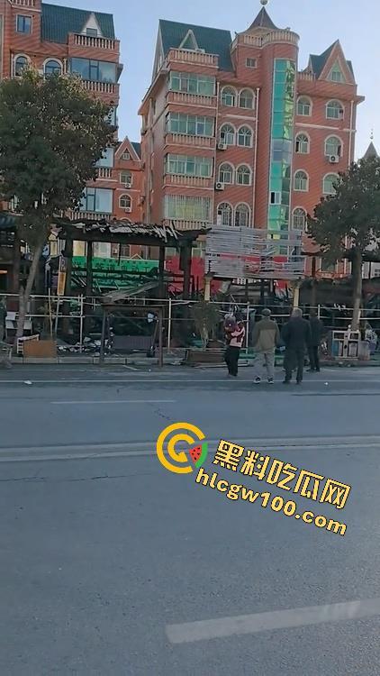 郑州东建材突发火灾，现场浓烟滚滚，火舌漫天，多视角现场直击，这会老板估计还在闷闷哭  第5张