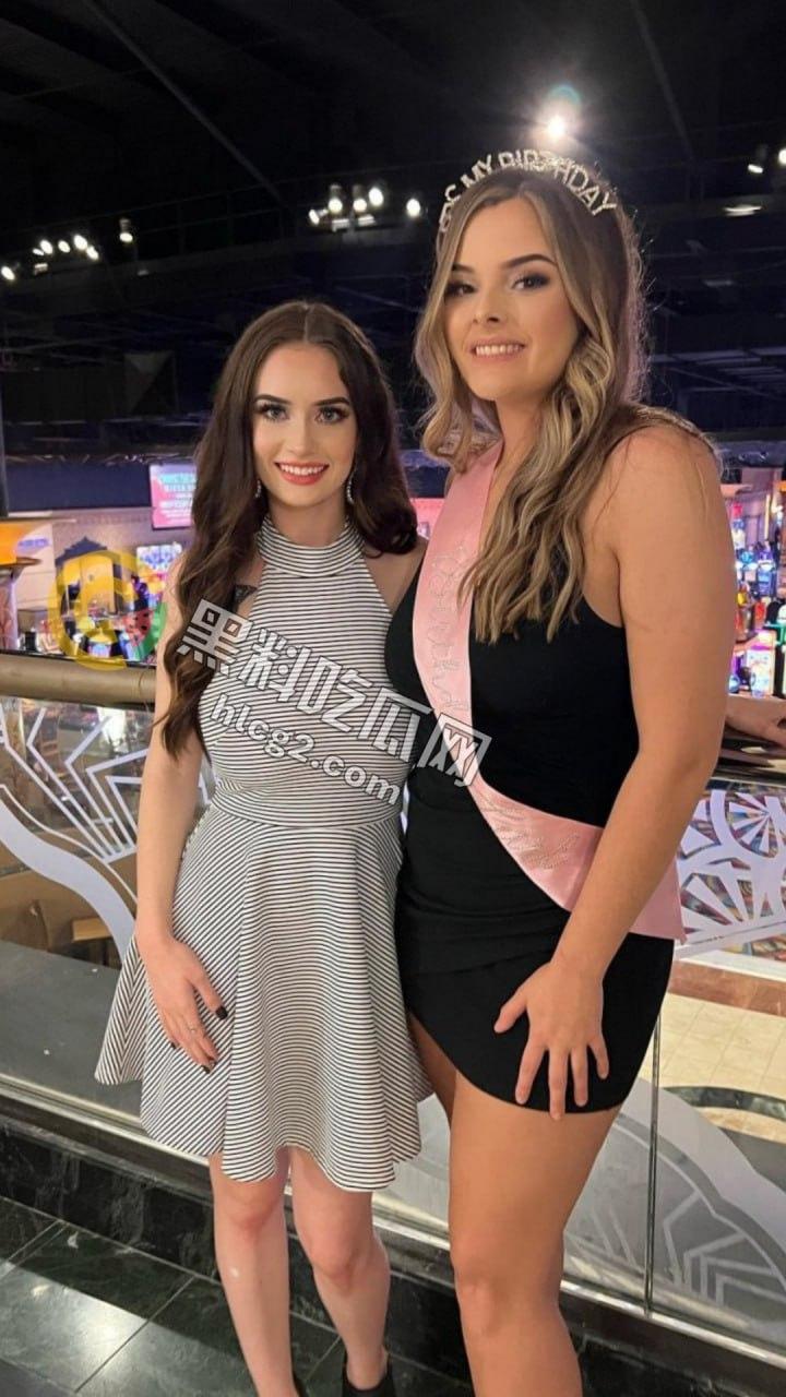 巴西模特找黑人做爱视频泄密：巨型鸡巴让她爽到翻白眼！  第2张