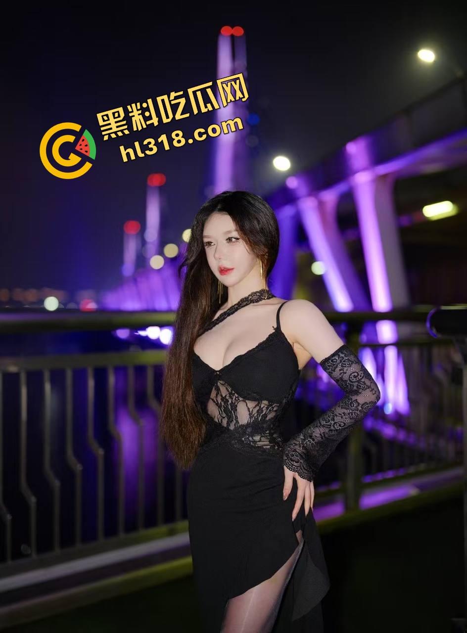 史上最嫩粉嫩小穴被大腿粗巨屌撑爆，操喷到精液糊满穴口一进一出就地震，奶白浆喷成瀑布流！  第1张