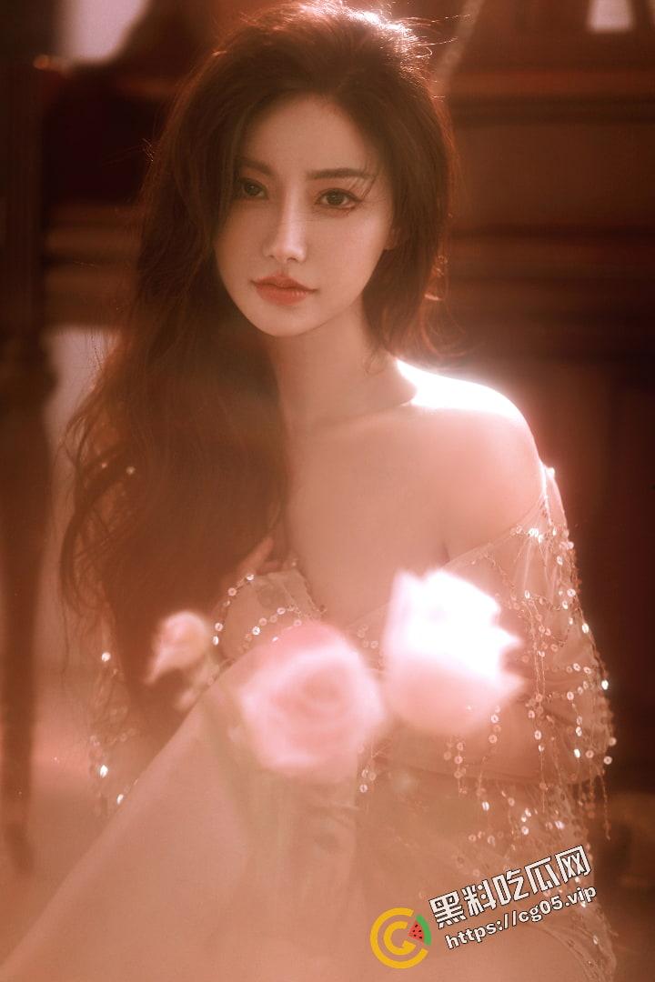 虎牙【华耀学姐】直播热舞露脸意外露乳晕巨乳超强抖胸舞抖成球超弹  第1张