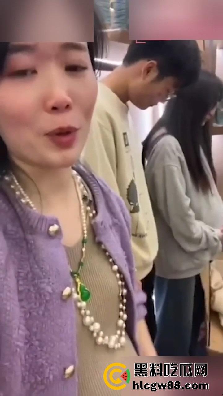 孕妇挺8个月大肚,竟发现亲妹妹怀了自己老公的孩子,姐妹双双怀孕4个月重叠,姐夫太牛逼了! 第7张 孕妇挺8个月大肚,竟发现亲妹妹怀了自己老公的孩子,姐妹双双怀孕4个月重叠,姐夫太牛逼了! 第7张