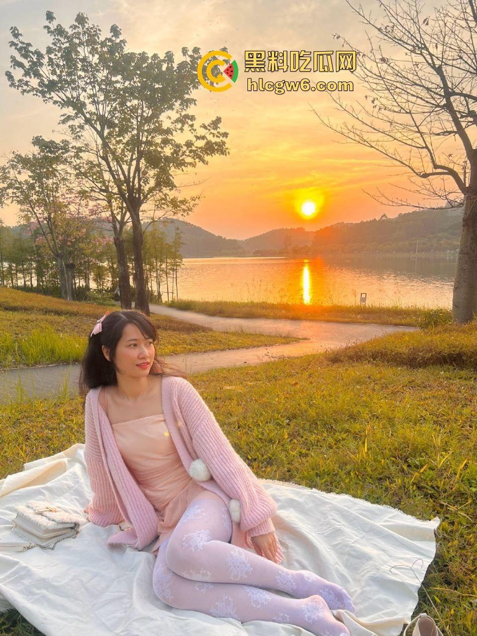 广东反差真实美艳少妇【林嘉玲】性感丝袜和高跟鞋,吕布来了都得射完再走 第8张 广东反差真实美艳少妇【林嘉玲】性感丝袜和高跟鞋,吕布来了都得射完再走 第8张