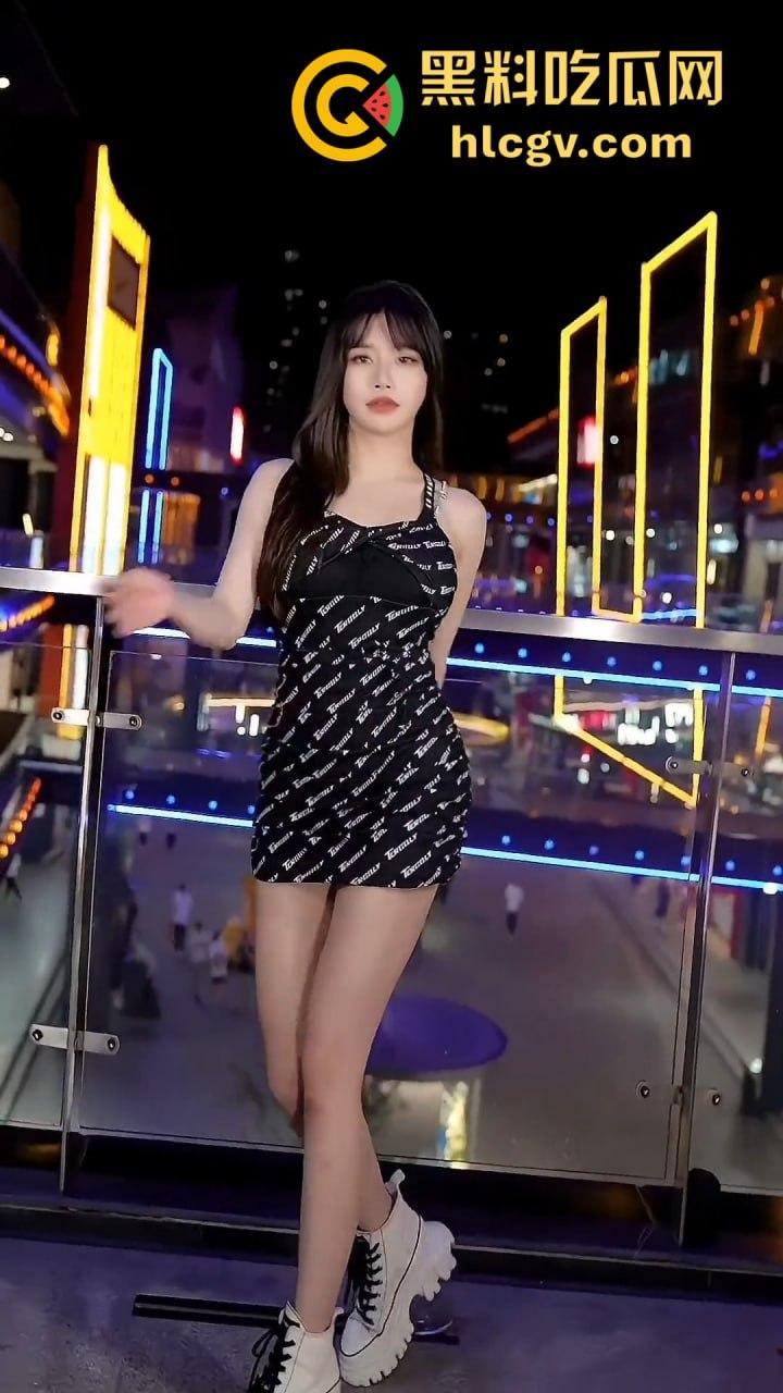 抖音13万粉网红【芋泥丸紫】翻车!停更背后竟是大哥定制跑车刷礼大尺度自慰曝光! 第4张 抖音13万粉网红【芋泥丸紫】翻车!停更背后竟是大哥定制跑车刷礼大尺度自慰曝光! 第4张