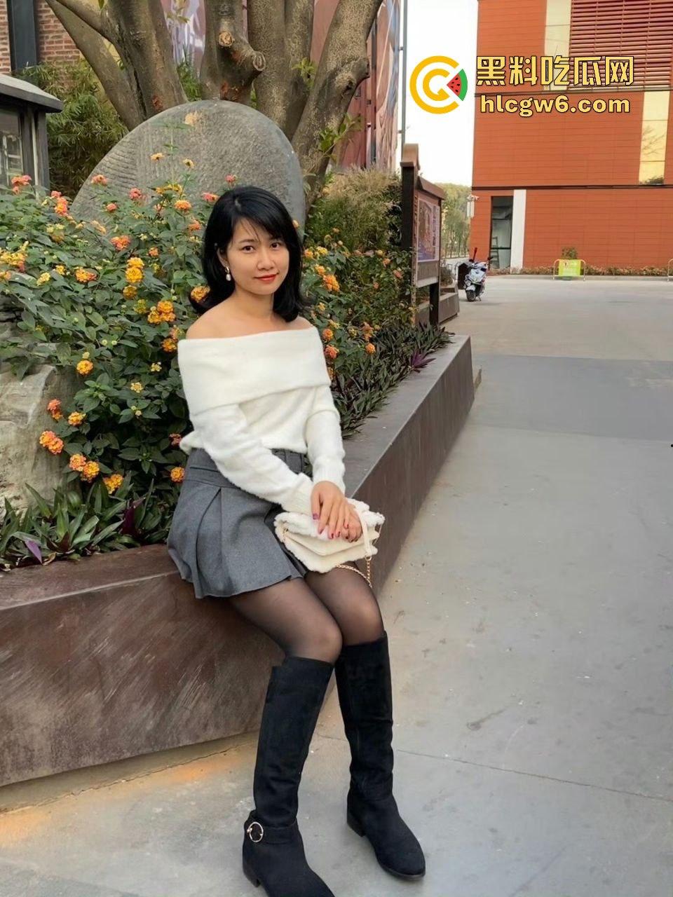 广东反差真实美艳少妇【林嘉玲】性感丝袜和高跟鞋,吕布来了都得射完再走 第10张 广东反差真实美艳少妇【林嘉玲】性感丝袜和高跟鞋,吕布来了都得射完再走 第10张