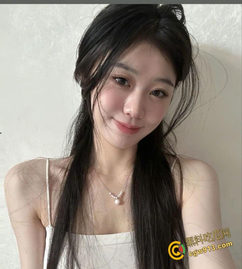 黑龙江鹤岗嫩妹【刘茹雅】,和男友出租房做爱,露脸无套各种后入,小翘臀啪啪作响,颜射吞精巨反差! 第3张 黑龙江鹤岗嫩妹【刘茹雅】,和男友出租房做爱,露脸无套各种后入,小翘臀啪啪作响,颜射吞精巨反差! 第3张