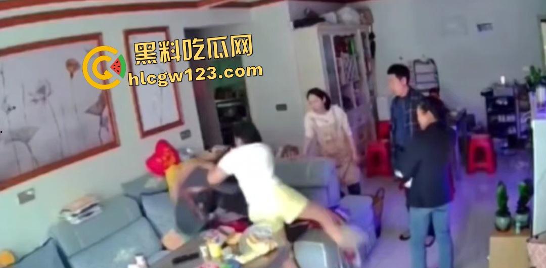 城口附中高二女学生卖淫给亲叔叔一千元一夜天价?事后侄女被婶婶暴打! 第7张 城口附中高二女学生卖淫给亲叔叔一千元一夜天价?事后侄女被婶婶暴打! 第7张