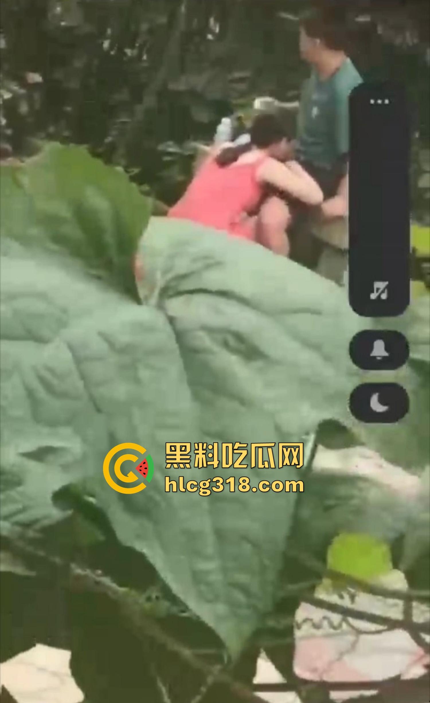 夏日公园野战指南,骚男做爱有讲究先抠B后舔奶再让女得吃鸡,兄弟一步不落,结果全套流程被偷拍! 第5张 夏日公园野战指南,骚男做爱有讲究先抠B后舔奶再让女得吃鸡,兄弟一步不落,结果全套流程被偷拍! 第5张