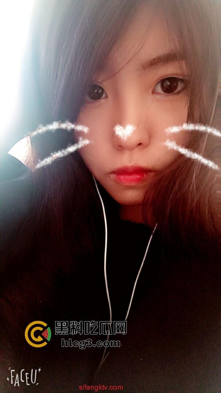 山东大学文静眼镜女大生云盘泄密！性感日常性爱自拍曝光，全程高能！  第2张