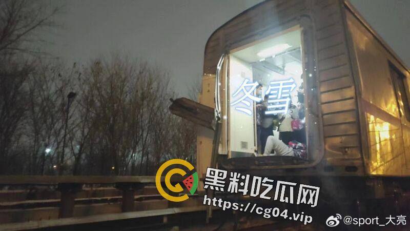 新瓜速递!北京昌平地铁车辆脱节事故 三十多人受伤 车厢内部 救援情况一览 第7张 新瓜速递!北京昌平地铁车辆脱节事故 三十多人受伤 车厢内部 救援情况一览 第7张
